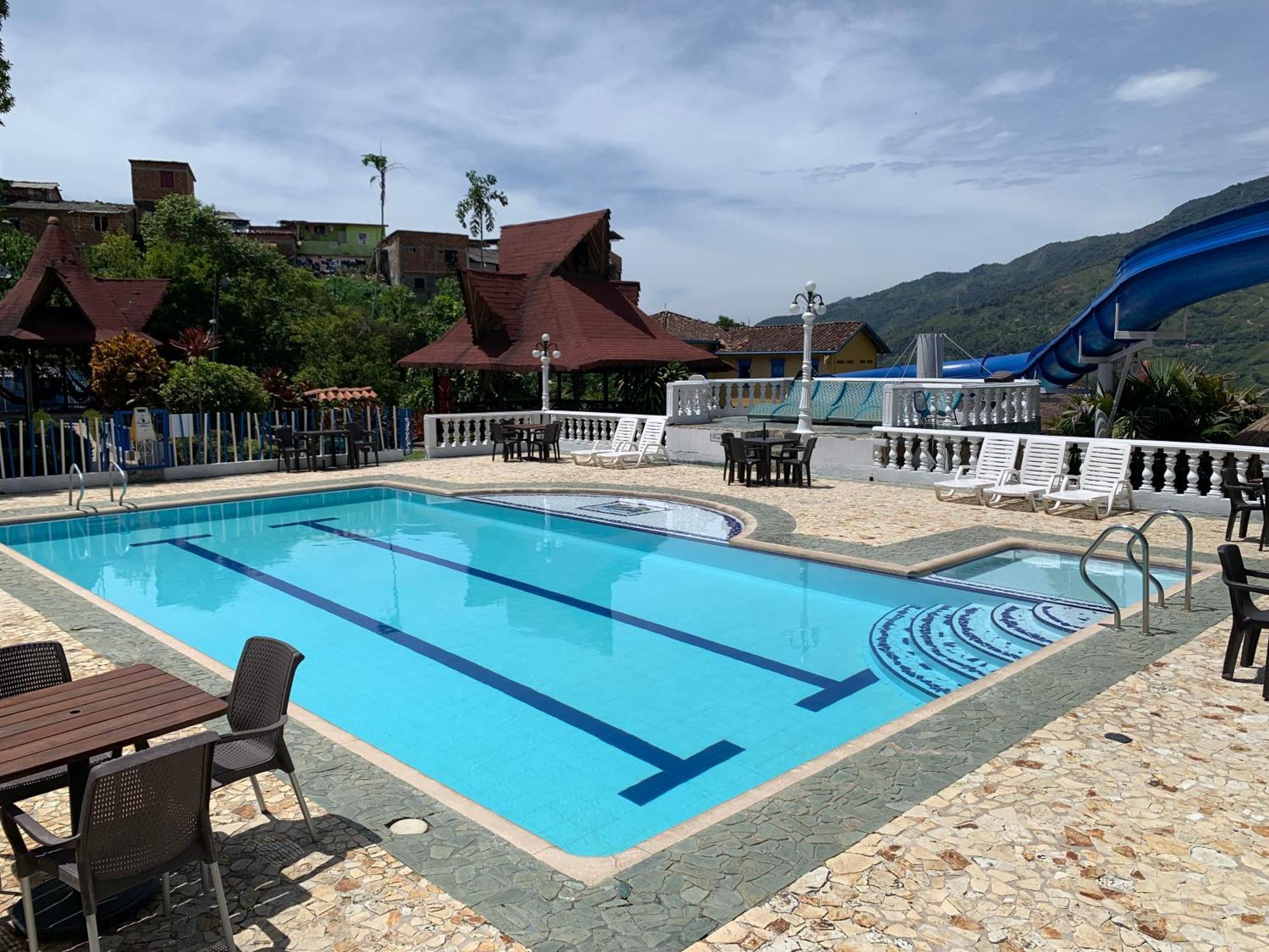 Hotel Aguatur Cocorná Exteriér fotografie