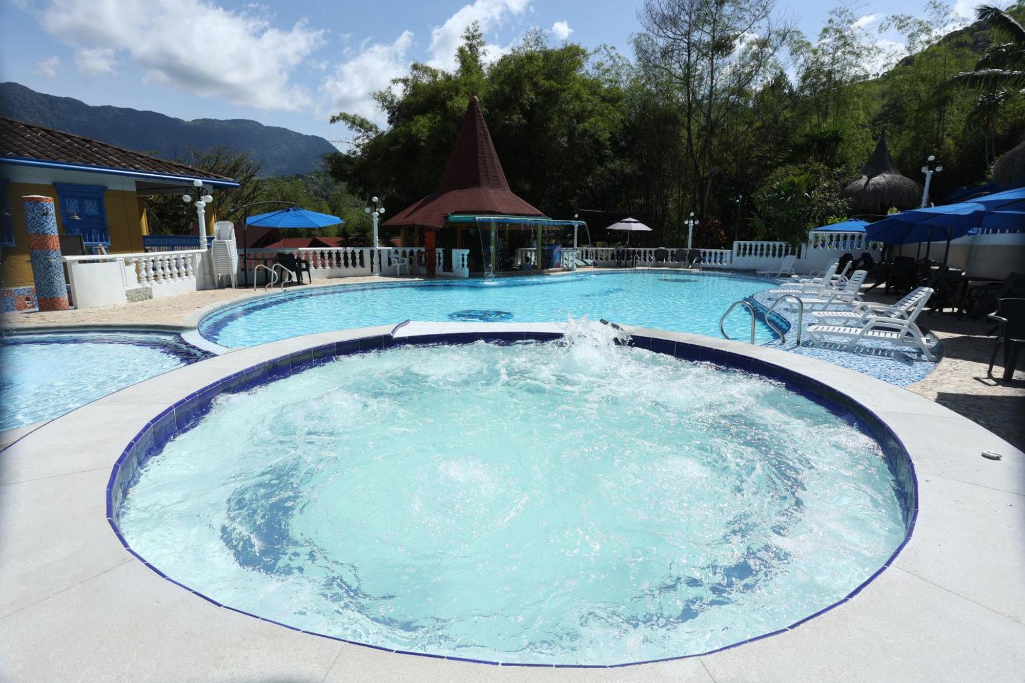 Hotel Aguatur Cocorná Exteriér fotografie